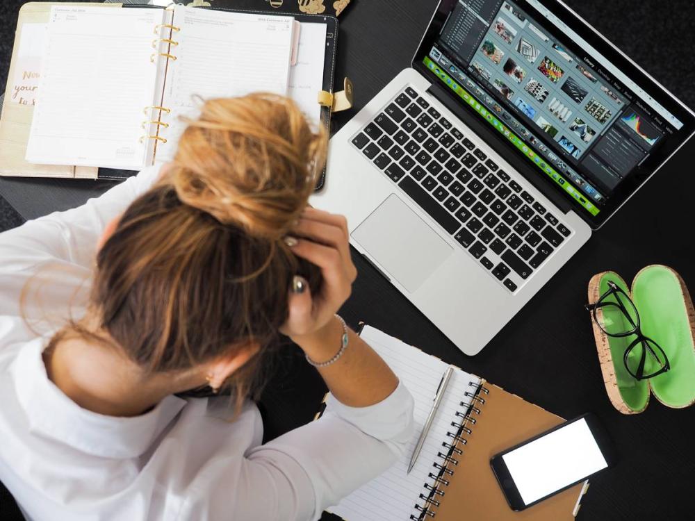 Terapia para problemas laborales en adultos