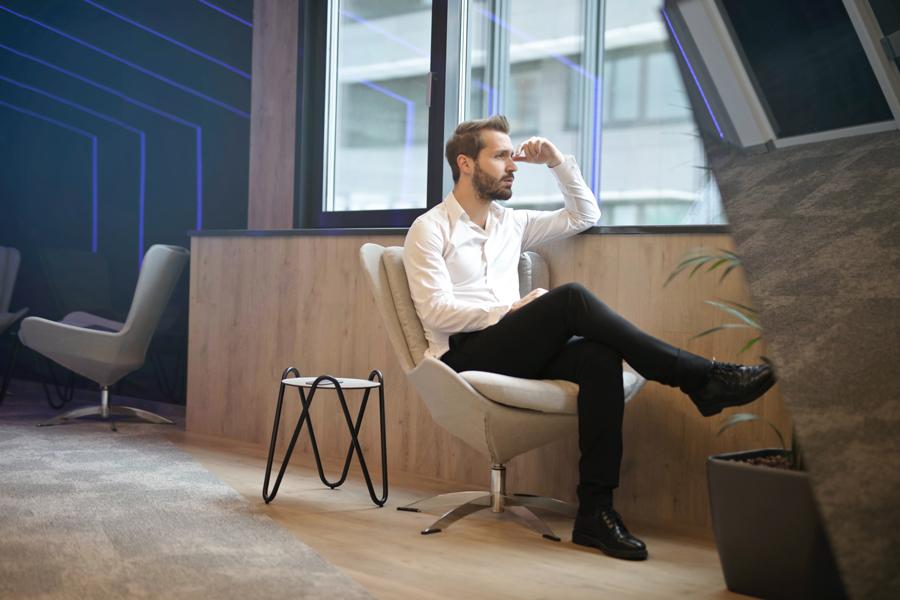 Overthinking, los efectos de pensar demasiado: qué es y cómo evitarlo